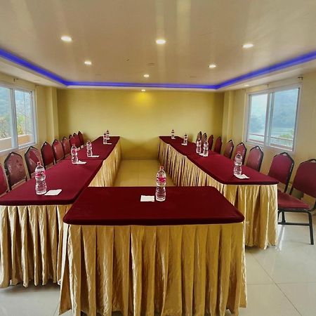 Hotel Lake Shore Pokhara Exterior foto